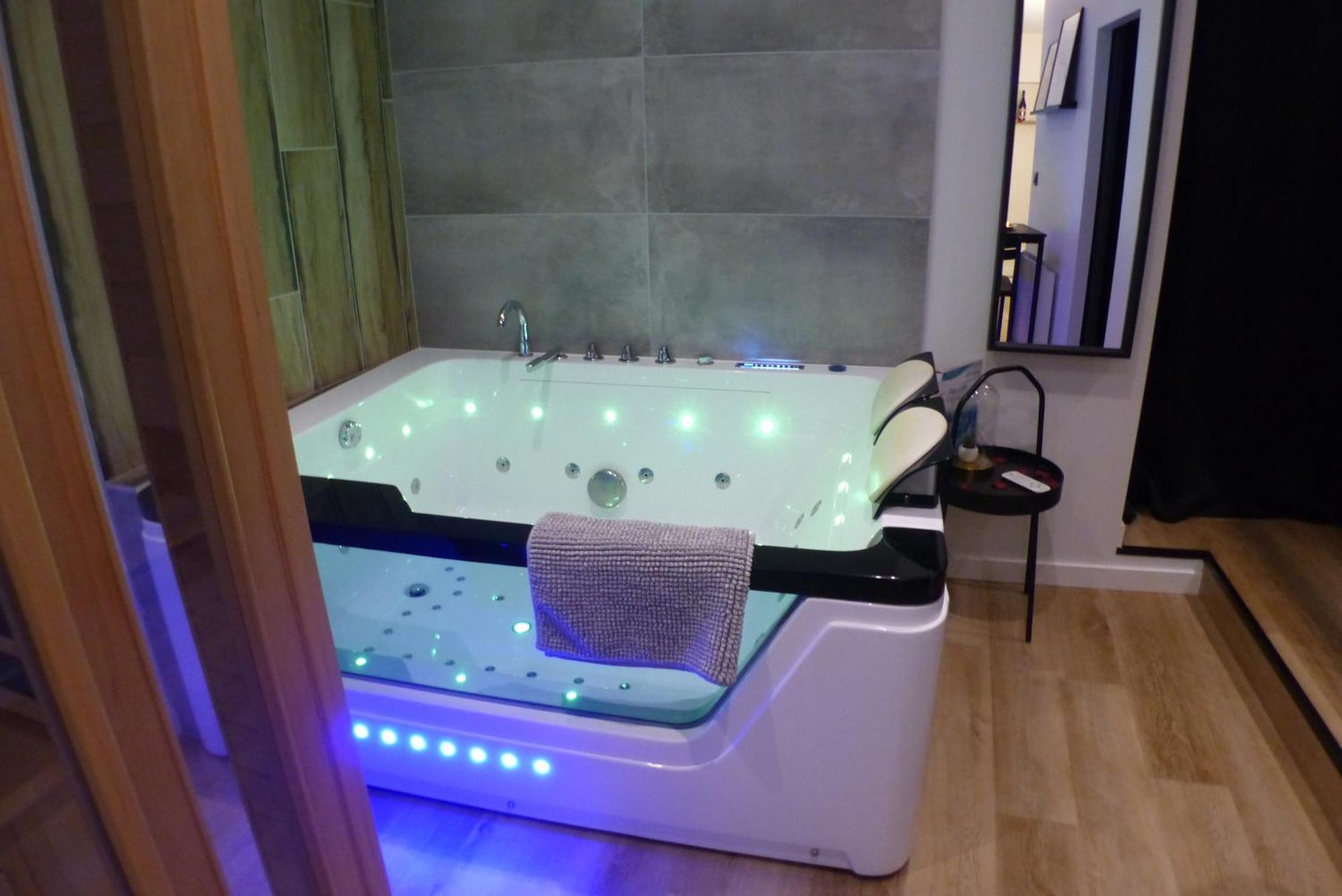 נאנט Appartement Balneotherapie Et Sauna Hyper Centre מראה חיצוני תמונה